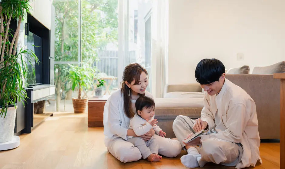 赤ちゃんの読み聞かせはいつから？月齢別のメリットとパパでもできる簡単テクニック